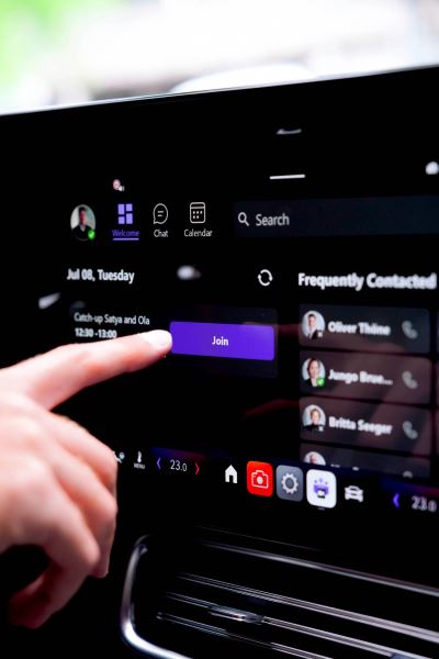 Mercedes-Benz позволит использовать камеру в Microsoft Teams во время вождения