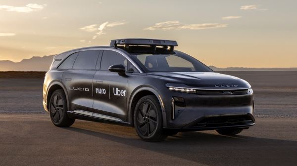 Uber инвестирует в Lucid и Nuro для запуска роботакси в 2026 году