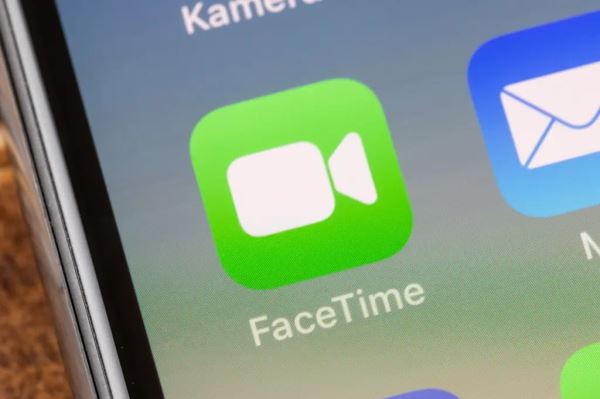 FaceTime в iOS 26 ставит на паузу видеозвонок, если в кадре есть голый человек