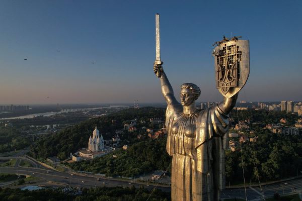 Над Киевом появился самолет Ан-124. Что о нем известно?