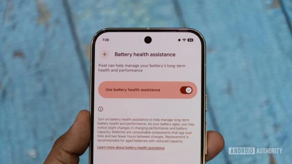 Google внедряет механизм принудительного ухудшения батарей Pixel