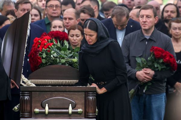 Дочь Старовойта выступила с прощальной речью на похоронах отца. Что она сказала?