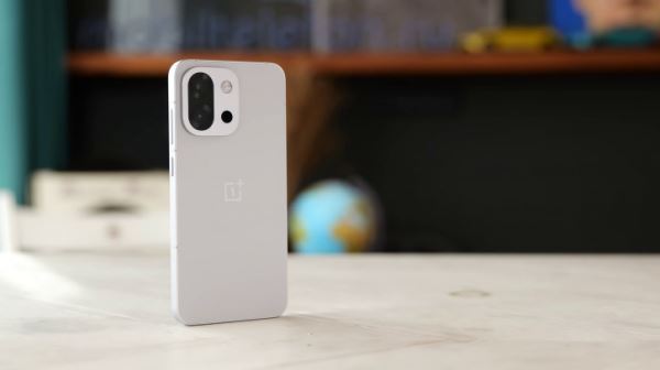 Обзор OnePlus 13T: компакт на максималках