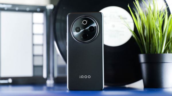 Обзор iQOO Z10: много начинки