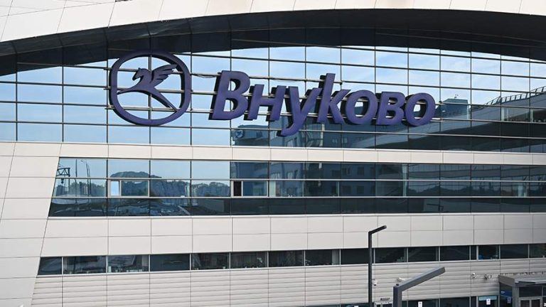В аэропорту Внуково ввели временные ограничения на прием и выпуск самолетов