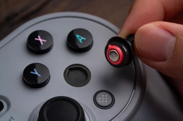 8BitDo анонсировала геймпад Pro 3 с переставляемыми кнопками ABXY