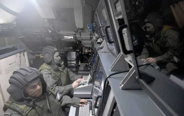 Горящие машины, поврежденные дома и 16 пострадавших — результат ночной атаки ВСУ на Воронеж. Что еще известно о последствиях?