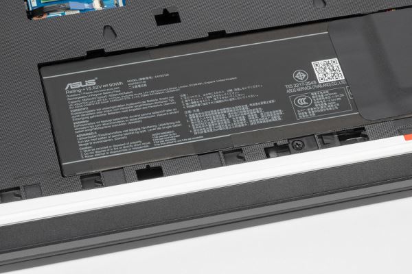 Обзор игрового ноутбука Asus ROG Strix Scar 18 G835LX с Intel Core Ultra 9 275HX и Nvidia GeForce RTX 5090 Laptop