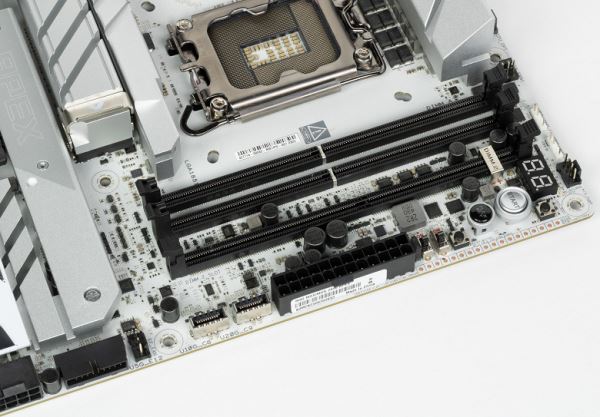 Обзор материнской платы Asus ROG Maximus Z890 Apex на чипсете Intel Z890