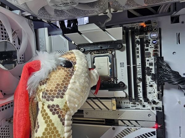 Обзор материнской платы Asus ROG Maximus Z890 Apex на чипсете Intel Z890