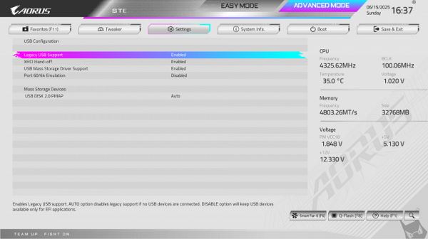 Обзор материнской платы Gigabyte X870 Aorus Stealth Ice на чипсете AMD X870 с расположением разъемов на обратной стороне текстолита