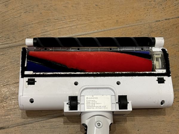 Обзор вертикального моющего пылесоса Evolution VCF2613UV