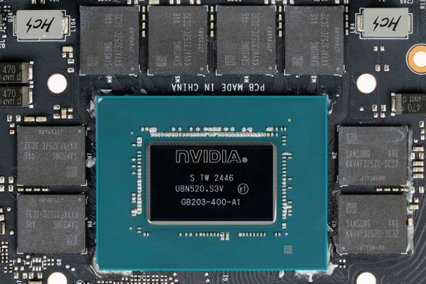 Обзор видеокарты MSI GeForce RTX 5080 Vanguard Launch Edition SOC (16 ГБ)