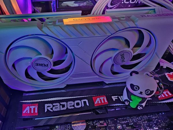 Обзор видеоускорителя AMD Radeon RX 9060 XT на основе карты Sapphire Pure Radeon RX 9060 XT (16 ГБ)